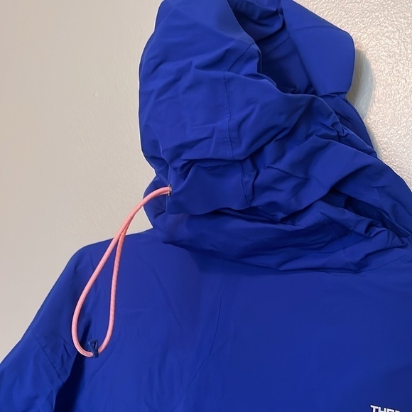 The North Face HyVent 2.5L Summit Series, Royal Blue/Pink Women’s Size medium - Picture 10 of 12